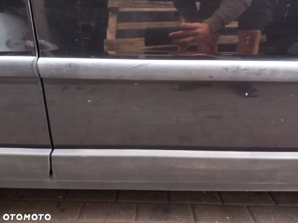 VW PASSAT B5 DRZWI PRAWE PRZEDNIE PRAWY PRZÓD KOLOR: LC9Z - 4