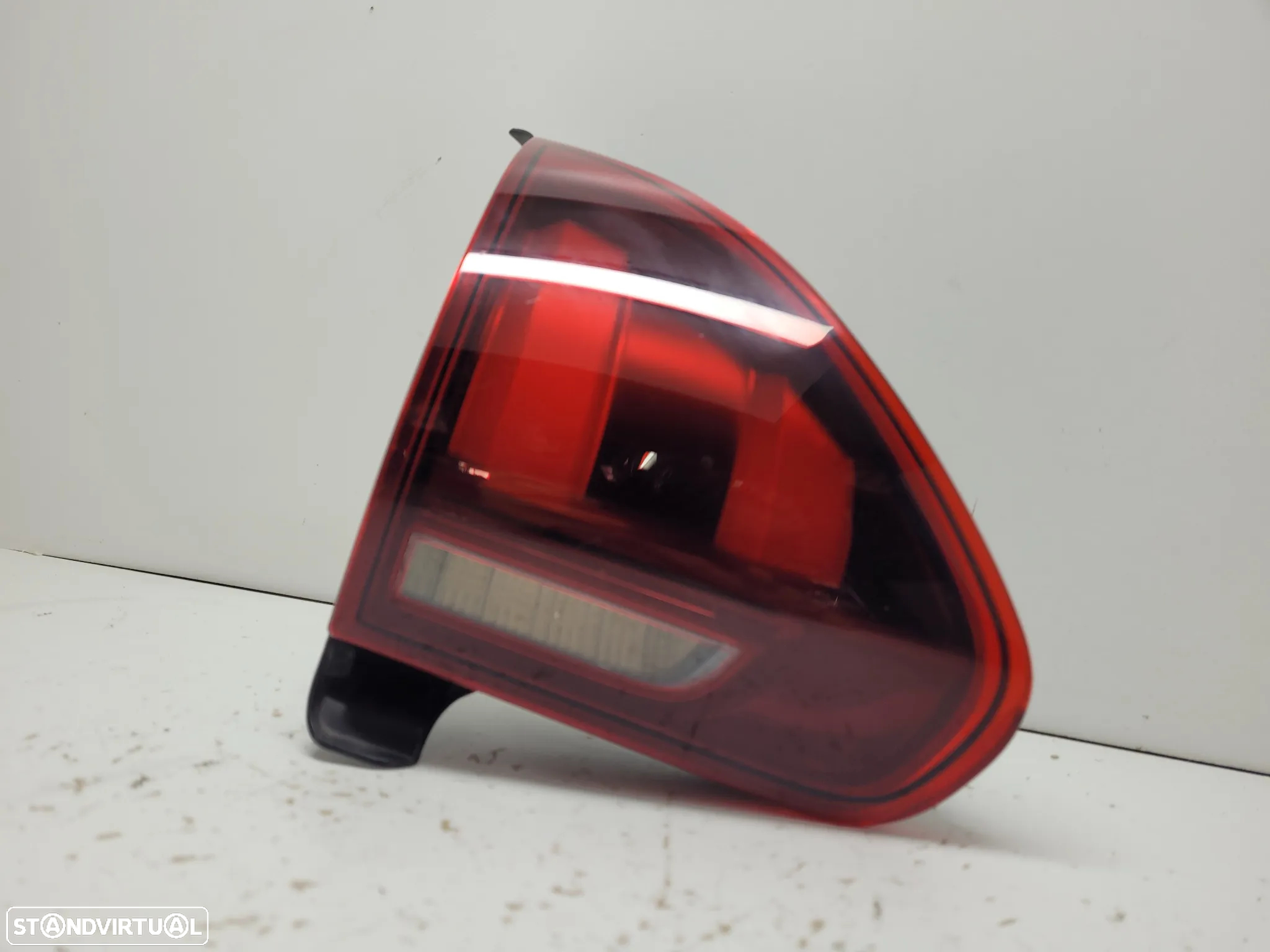 Farolim da mala esquerdo PEUGEOT 2008 [MK1] 9814758480 (2016-2019) - 2