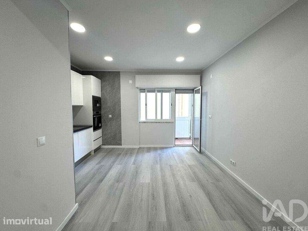 Apartamento T1 em Venteira de 40 m2 - Grande imagem: 3/28