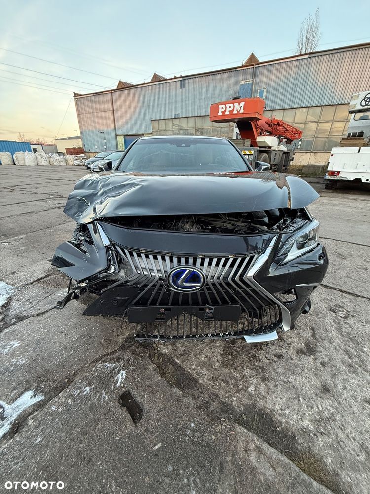 Lexus ES 300h Business Edition - 6