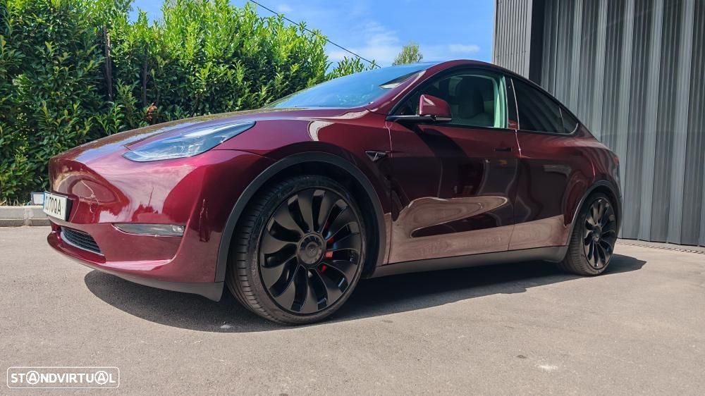Tesla Model Y Performance Dual Motor AWD - 11