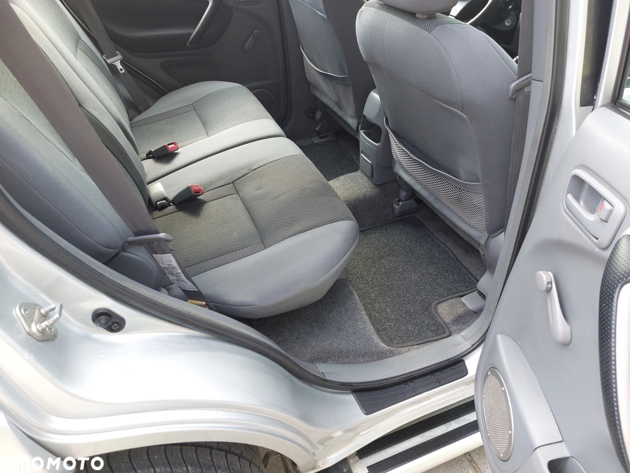 Toyota RAV4 2.0 D-4D 4x4 - 14