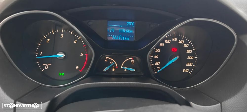 Ford Focus 1.6 TDCi DPF SYNC Edition - 11