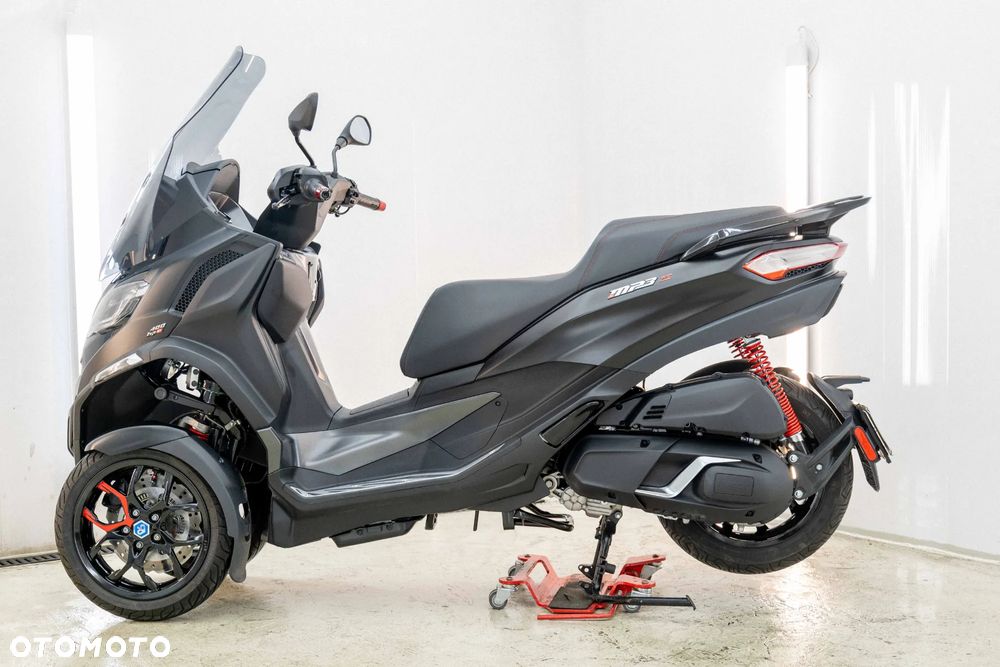 Piaggio MP-3 - 9