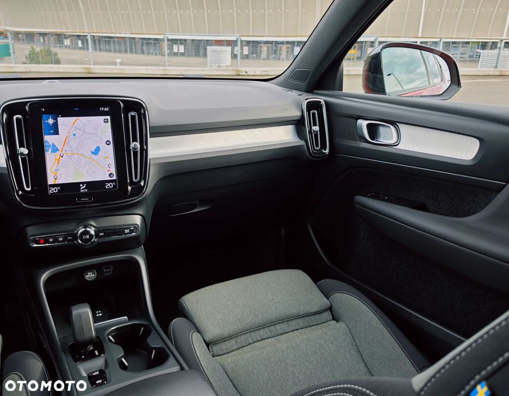 Volvo XC 40 T3 R-Design - 29