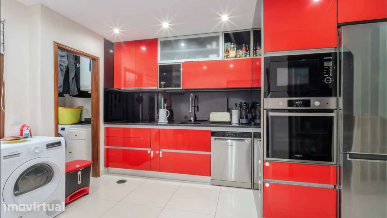Apartamento T2 com Varanda e Garagem em Rio Tinto - Grande imagem: 3/13