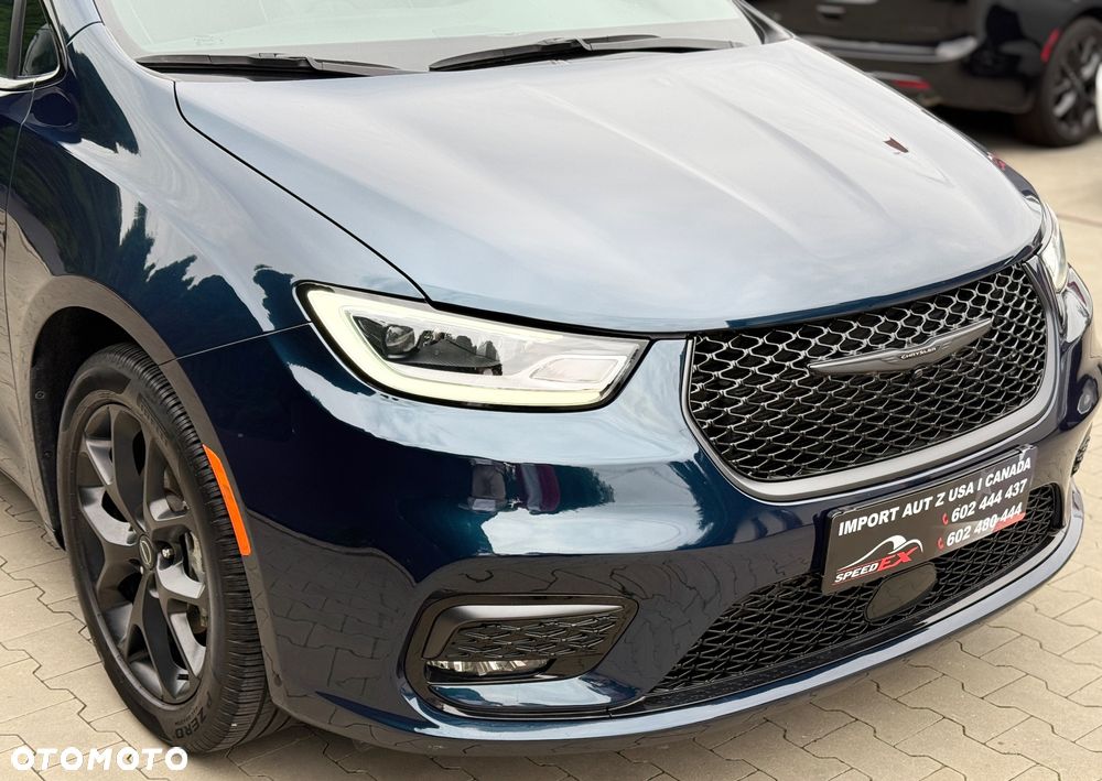 Chrysler Pacifica - 5