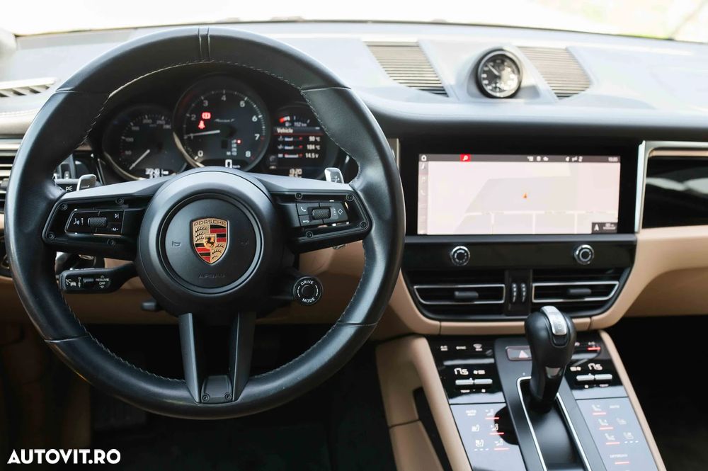 Porsche Macan T - 19
