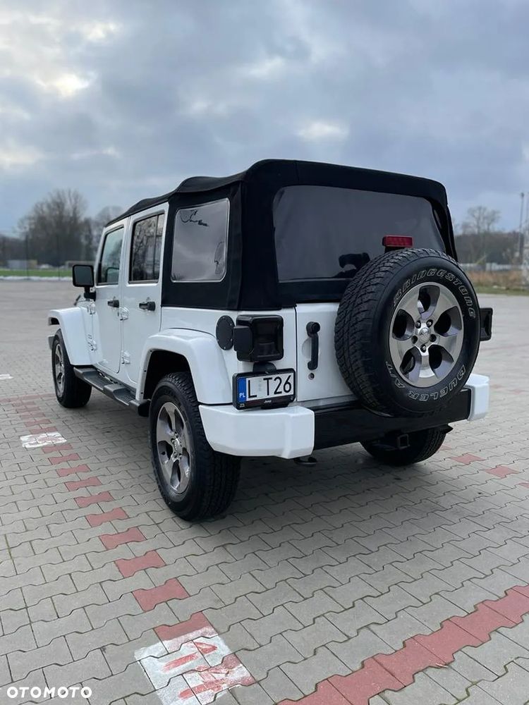 Jeep Wrangler - 10