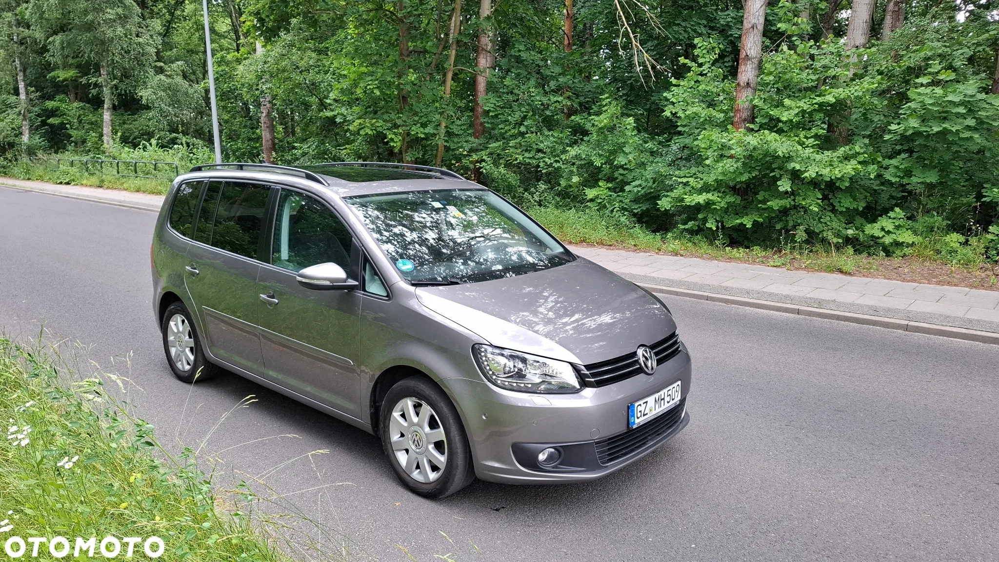 Volkswagen Touran 2.0 TDI DSG Highline - 10