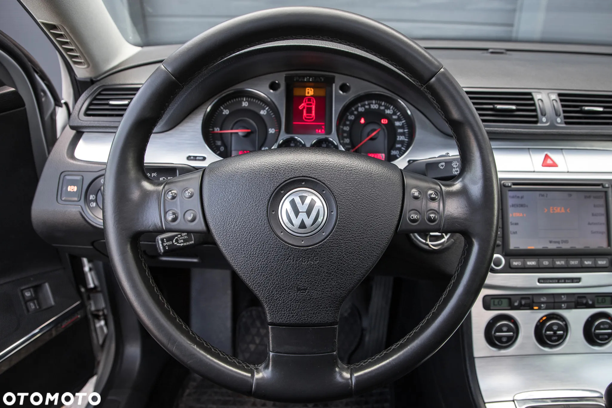 Volkswagen Passat 2.0 TDI Highline - 16