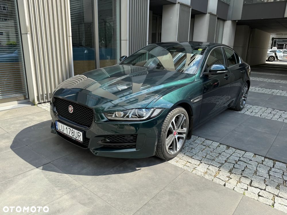 Jaguar XE - 1
