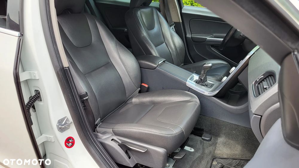 Volvo V60 D4 Drive-E Momentum - 8