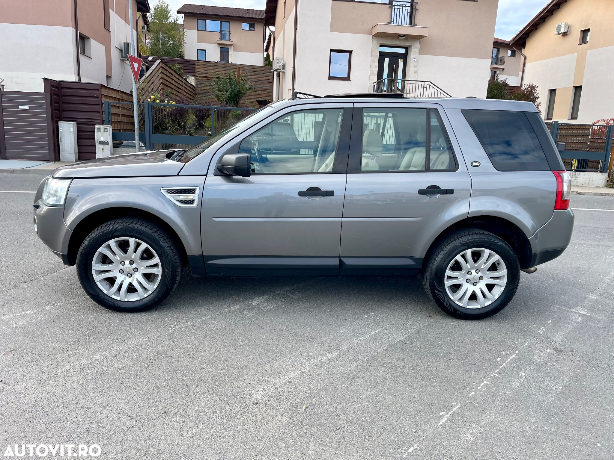 Land Rover Freelander - 32