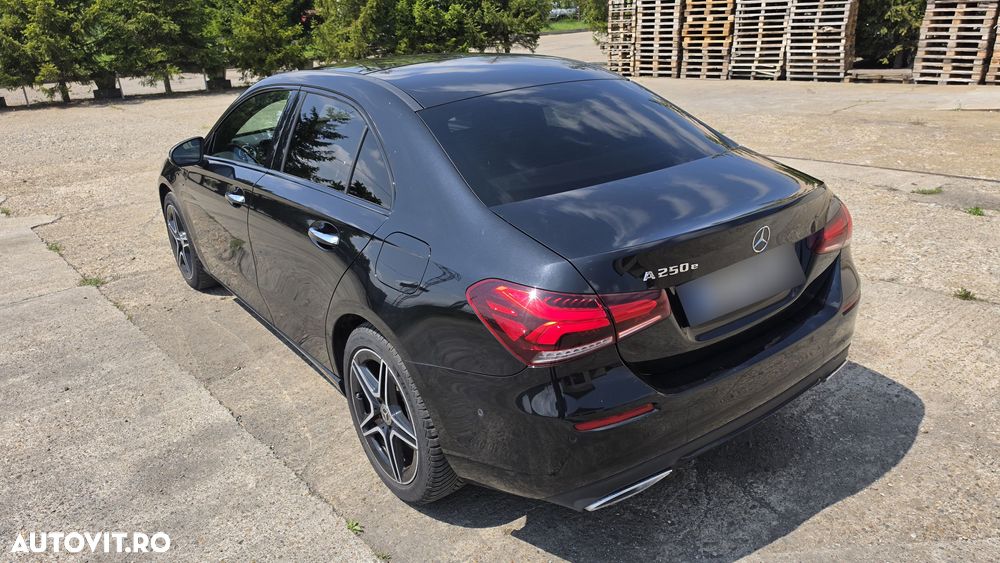 Mercedes-Benz A 250 e 8G-DCT Advanced AMG Line - 3