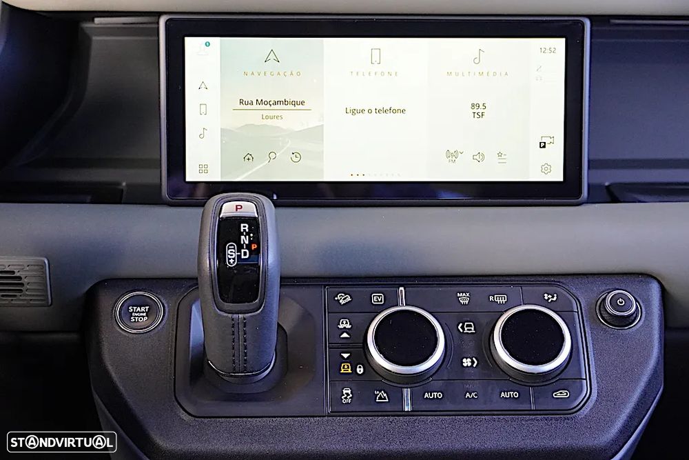 Land Rover Defender 2.0 P400e 110 AWD X-Dynamic SE - 31