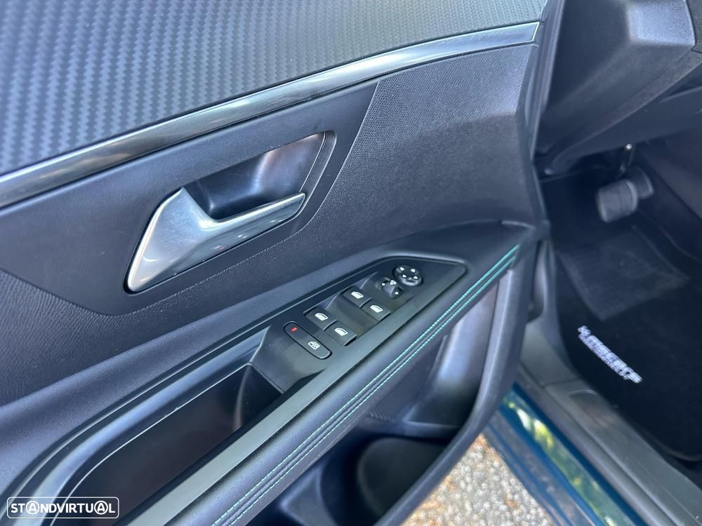 Peugeot 5008 1.5 BlueHDi Allure Pack EAT8 - 19