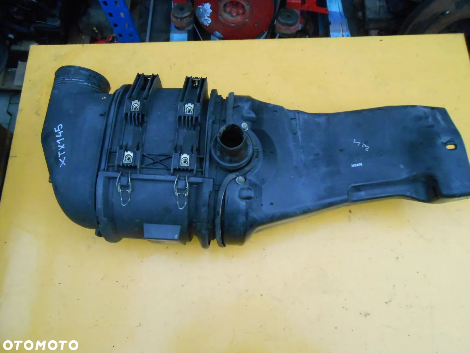 Obudowa filtra powietrza McCormick XTX145 TTX230 - 1