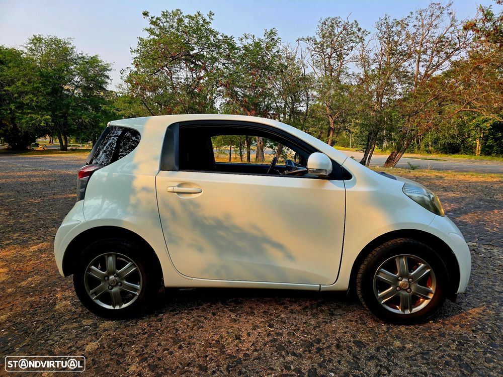 Toyota iQ 1.4 D-4D - 3