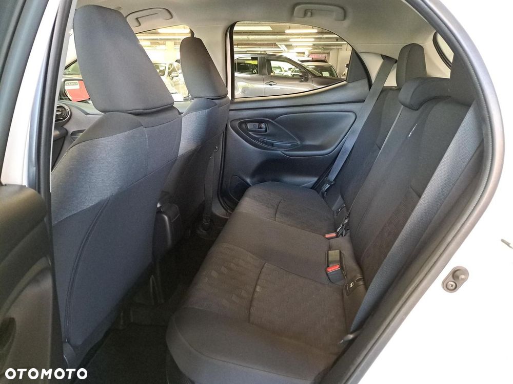 Toyota Yaris Hybrid 1.5 Style - 12