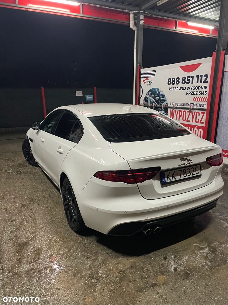 Jaguar XE 2.0 D180 SE - 3