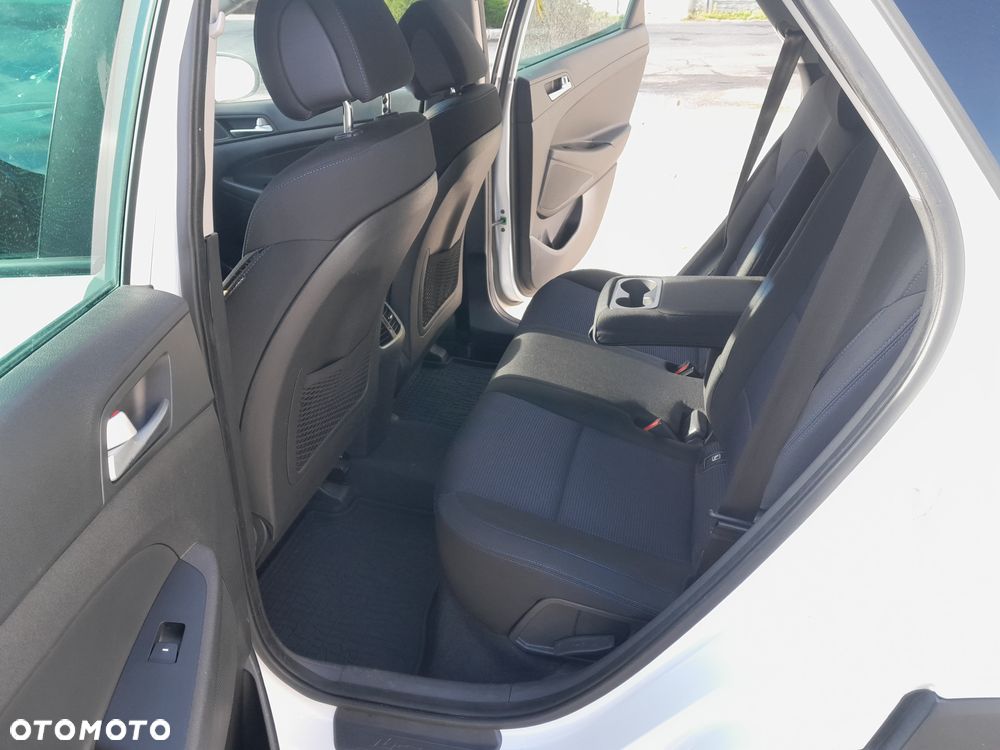 Hyundai Tucson 1.7 CRDI BlueDrive Style 2WD - 10