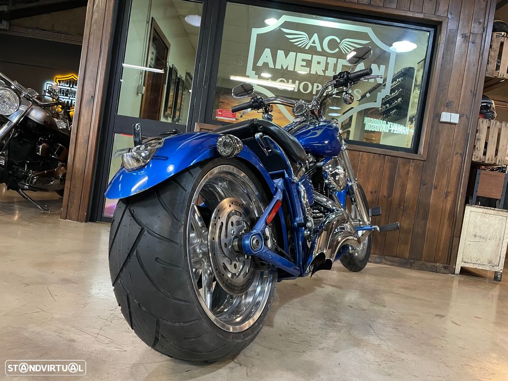 Harley-Davidson Softail Rocker C FXCWC - 9