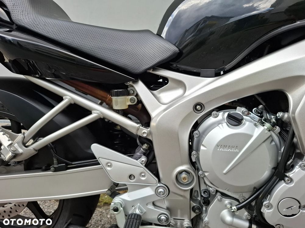 Yamaha FZ6 - 24