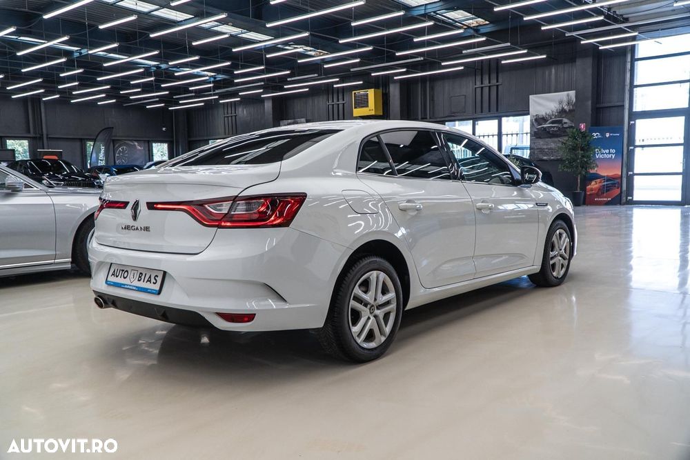 Renault Megane TCe 140 GPF EDC ZEN - 8