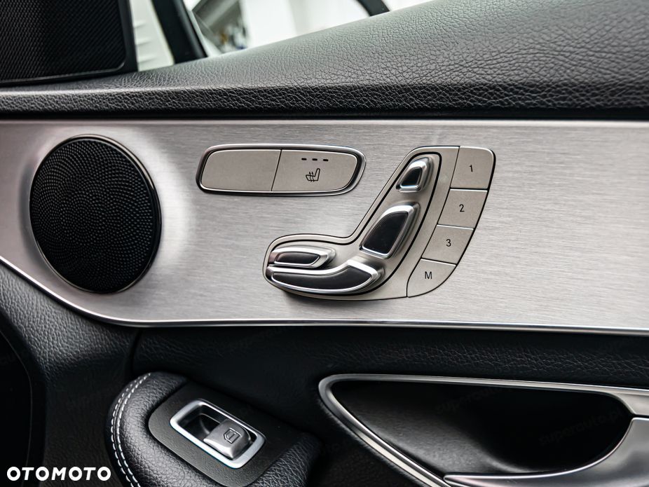 Mercedes-Benz Klasa C 300 9G-TRONIC - 10