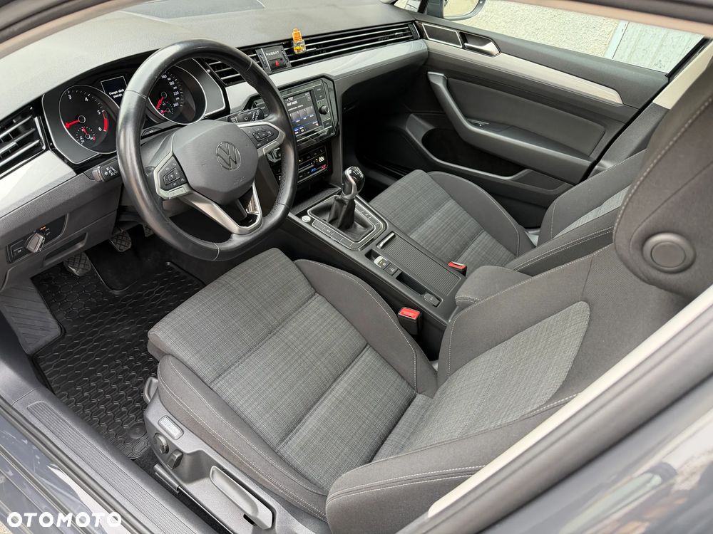 Volkswagen Passat 2.0 TDI BMT Comfortline - 12