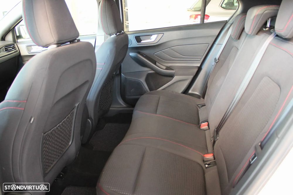 Ford Focus 1.5 TDCi EcoBlue ST-Line - 14