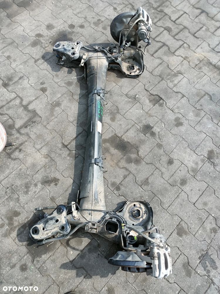 BELKA OŚ ZAWIESZENIA TYŁ OPEL CORSA F - 1
