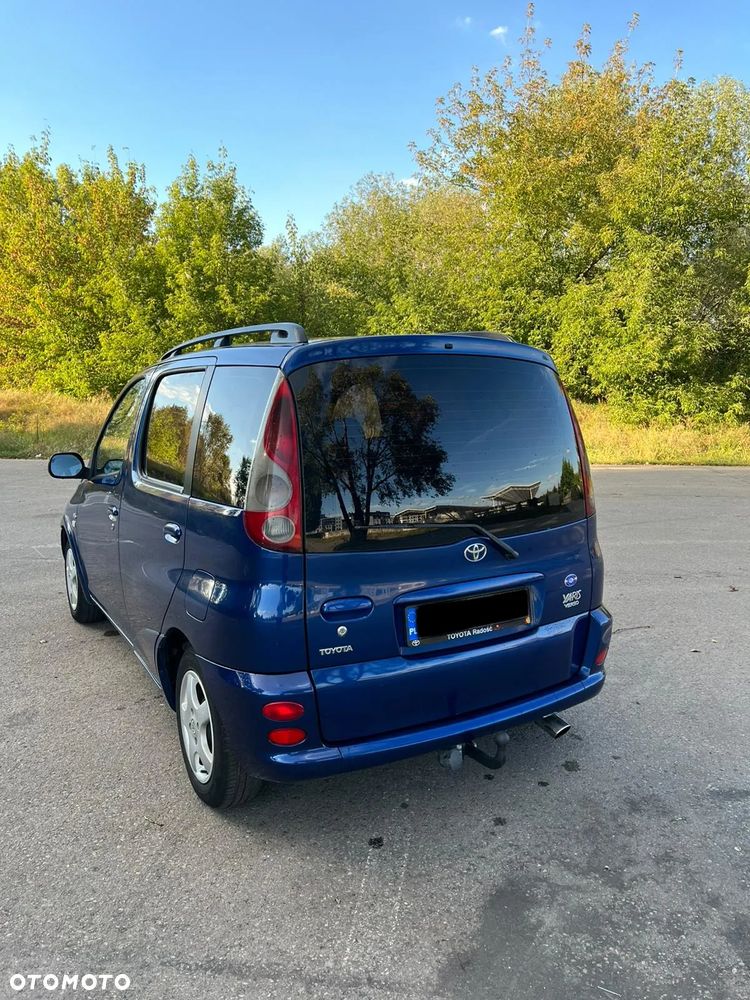 Toyota Yaris Verso 1.4 D-4D - 8