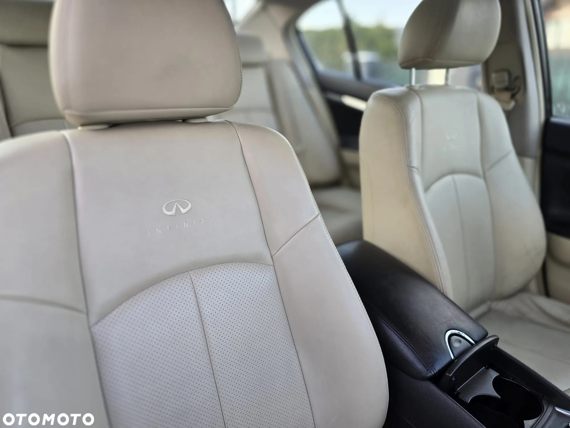 Infiniti G G37 AWD - 17