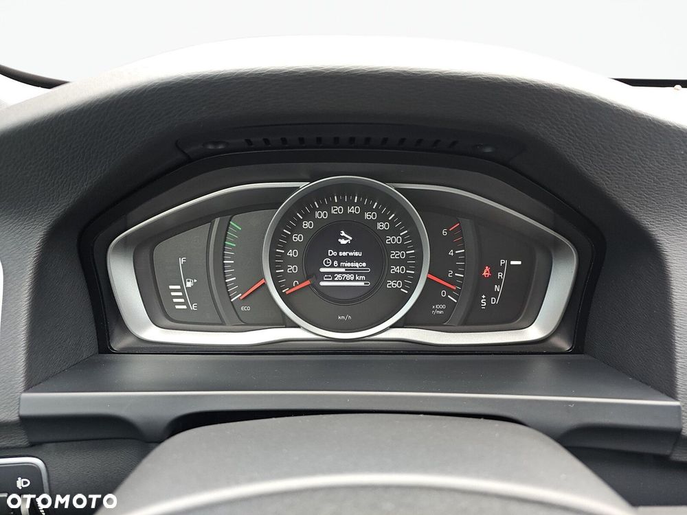 Volvo V60 Cross Country - 24