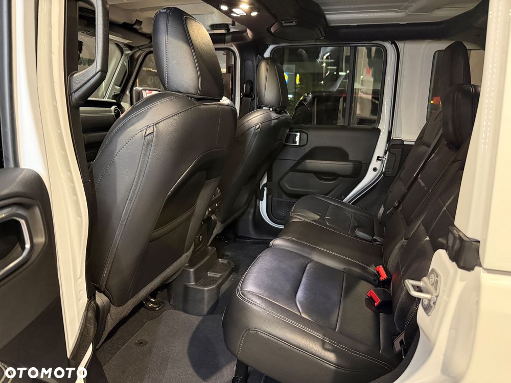 Jeep Wrangler Unlimited GME 2.0 Turbo Sahara - 25