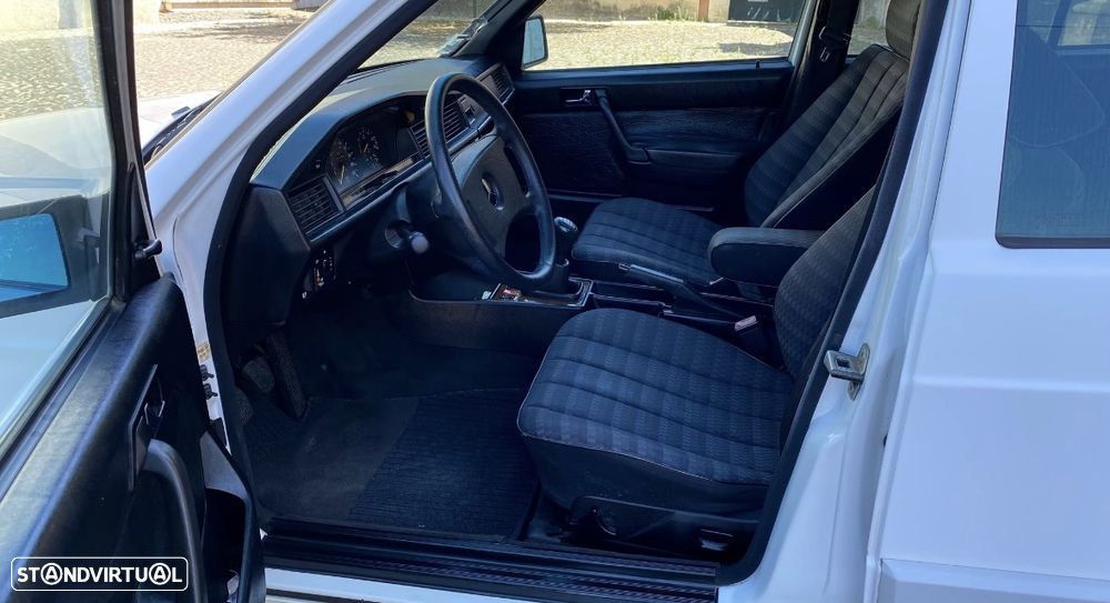 Mercedes-Benz W201 (1982-1993) 190 E 1.8 - 22
