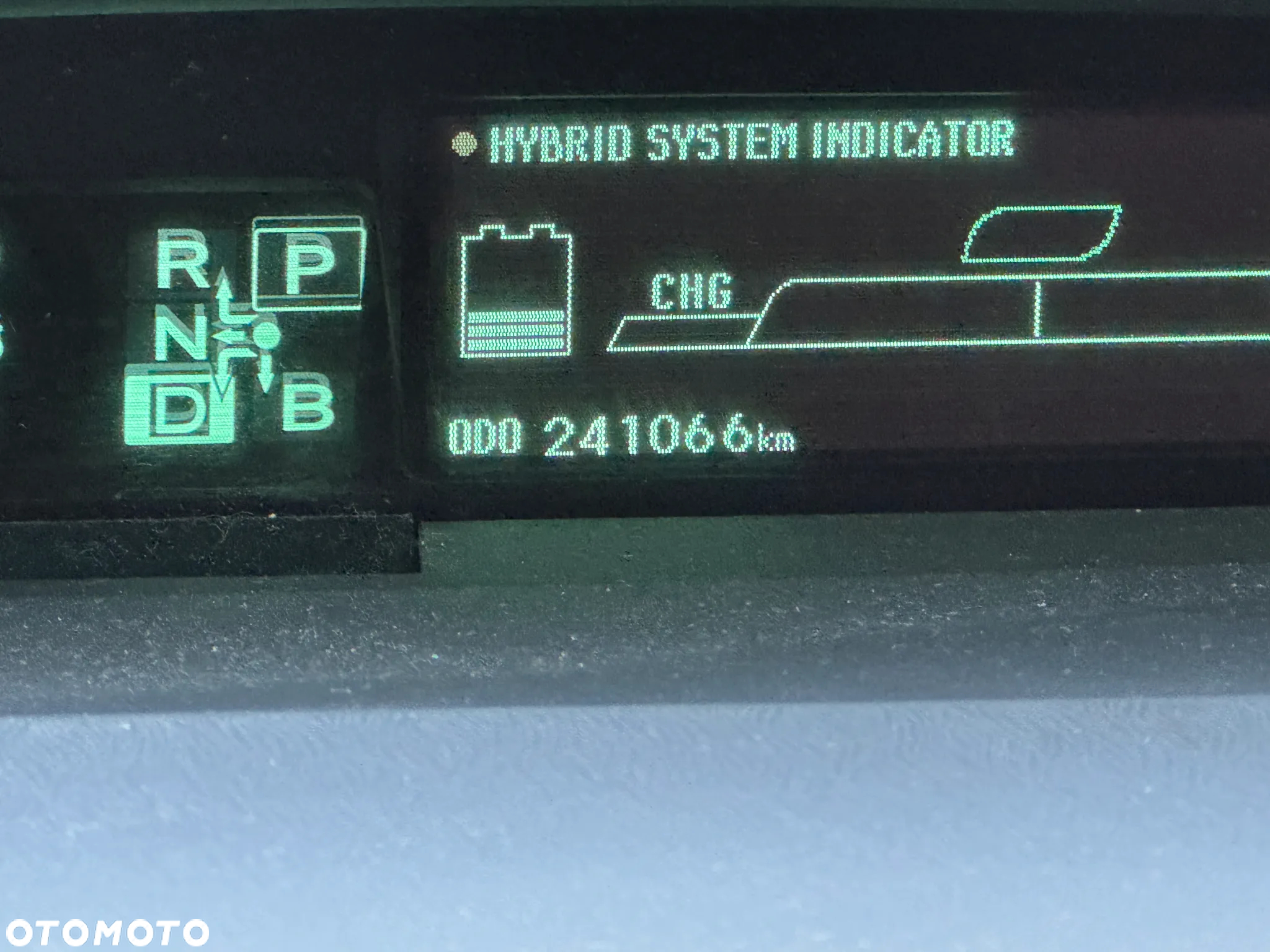 Toyota Prius 1.8 HSD Sol - 21