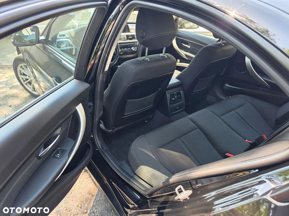 BMW Seria 3 318d - 6