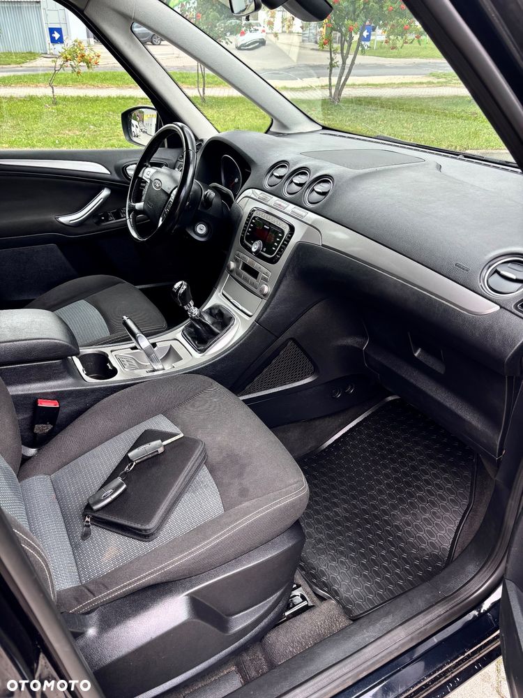 Ford Galaxy 2.0 TDCi Ghia - 16