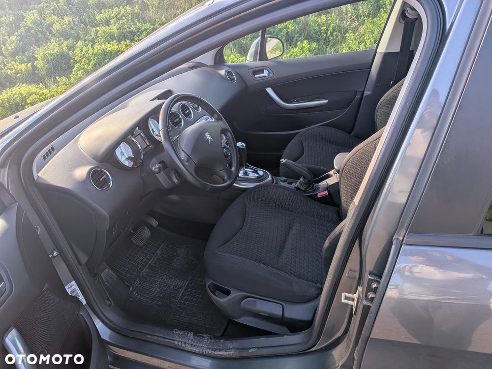 Peugeot 308 - 8