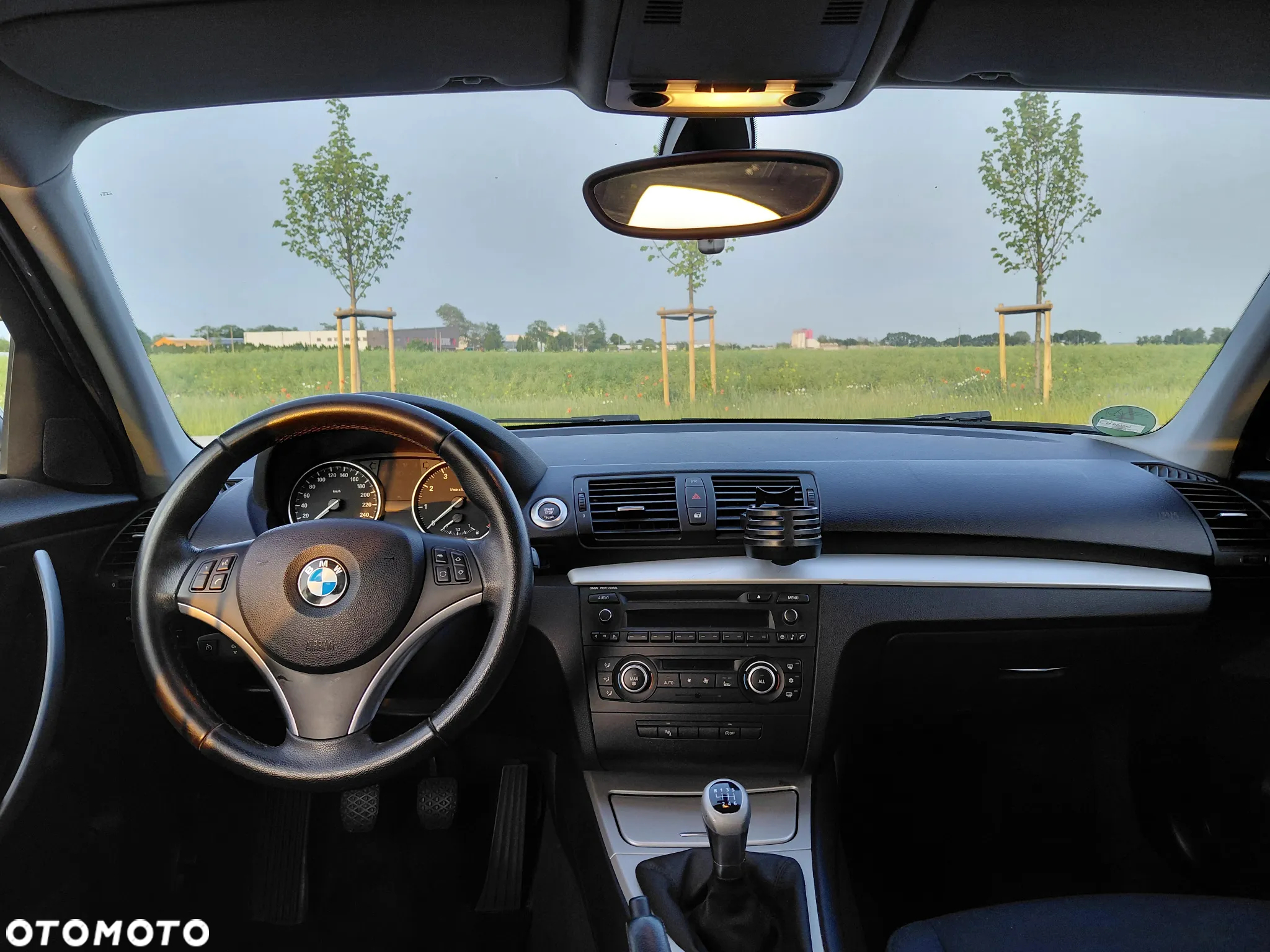 BMW Seria 1 120i - 14