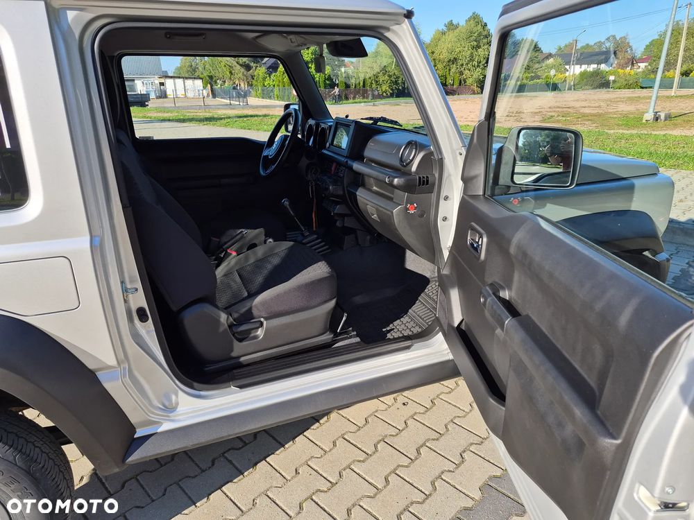 Suzuki Jimny 1.5 Premium - 24