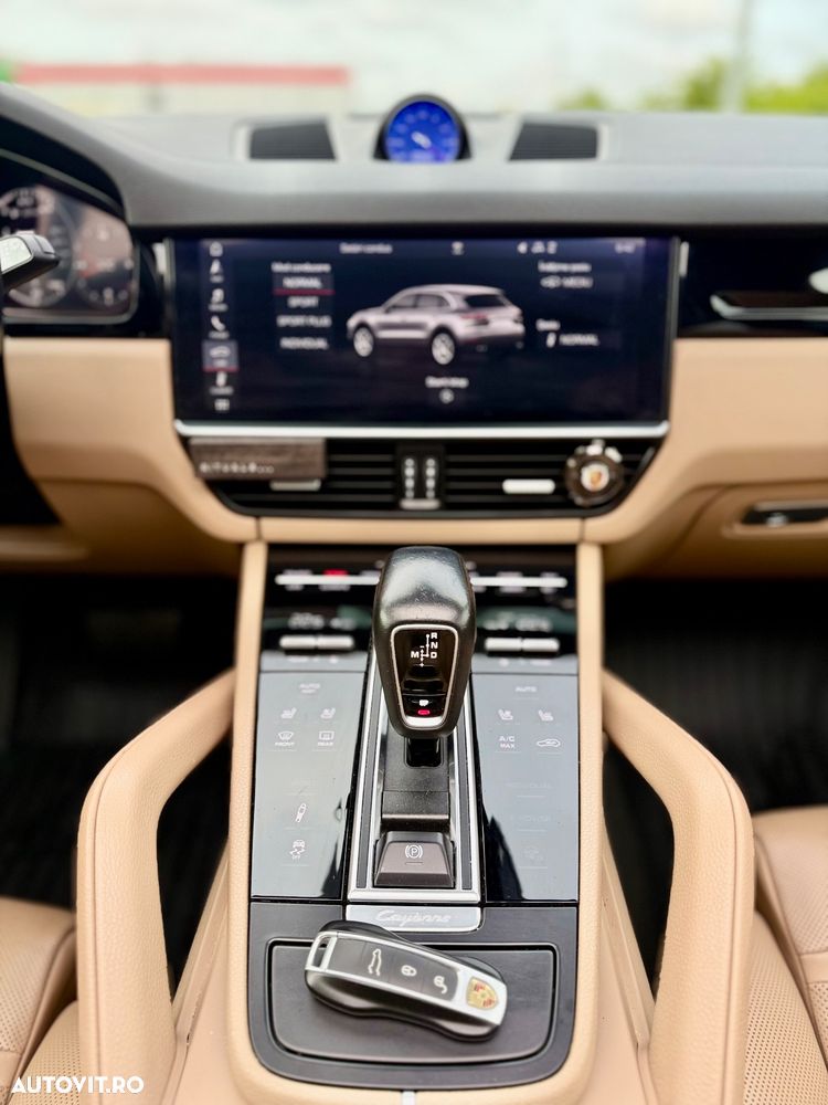 Porsche Cayenne - 12