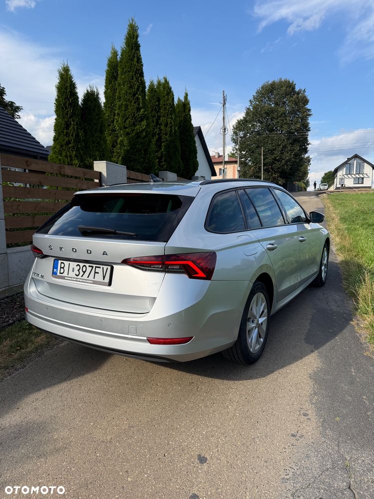 Skoda Octavia 2.0 TDI SCR Ambition DSG - 9