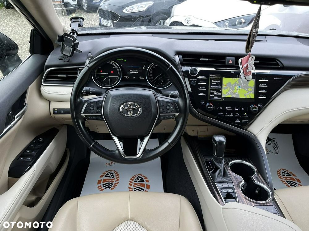 Toyota Camry 2.5 Hybrid Executive CVT - 11