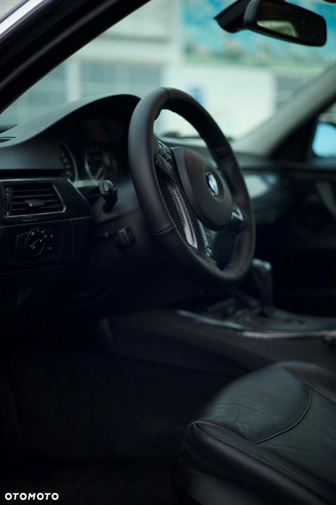 BMW Seria 3 325xi - 23