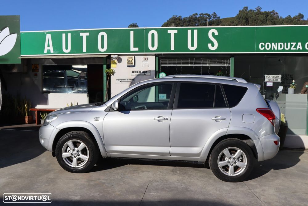 Toyota RAV4 2.2 D-4D X - 3