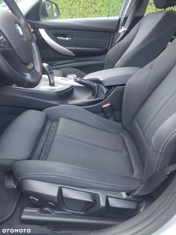 BMW Seria 3 320d Efficient Dynamics - 11